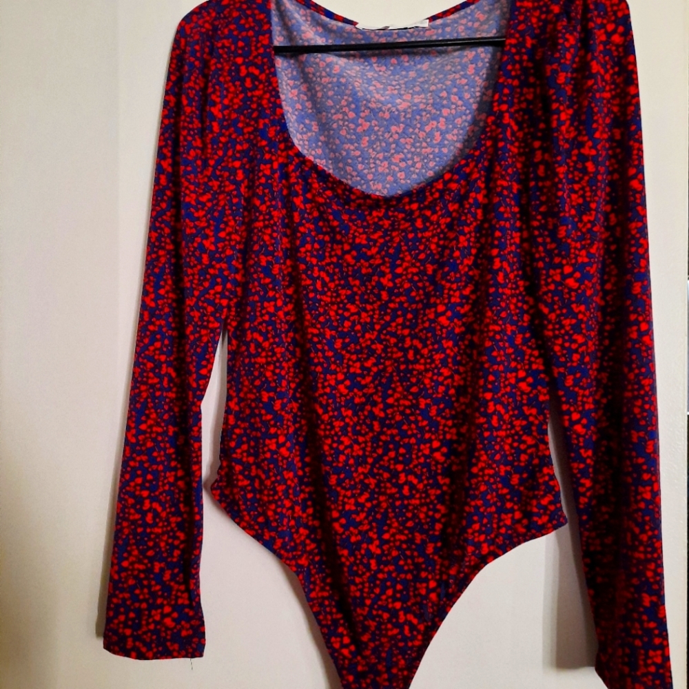 Lush brand floral bodysuit. Size large.